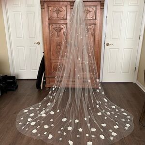 Melissa Sweet Light Ivory Floral Wedding Veil